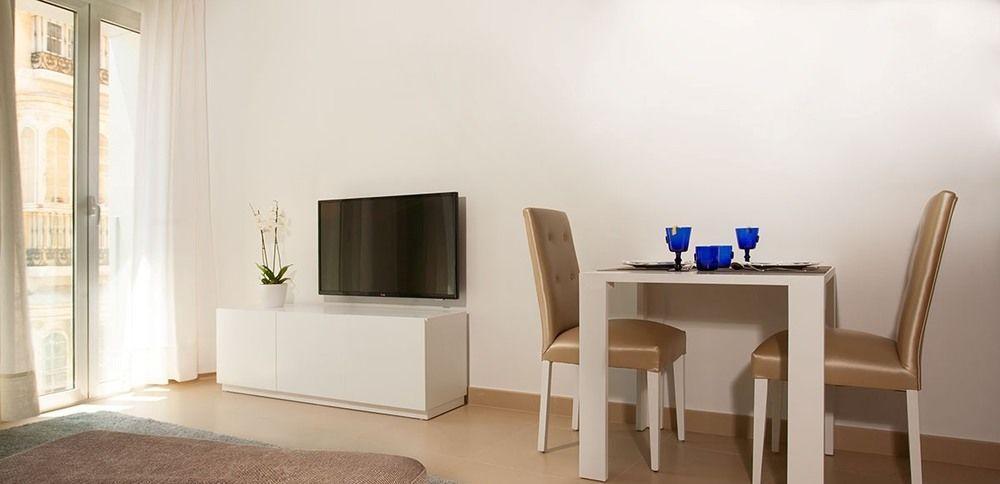 Urbanliving Fajardo Apartamento Málaga Exterior foto